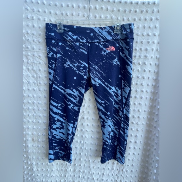 Women’s NORTHFACE crop leggings (large) - Picture 1 of 3